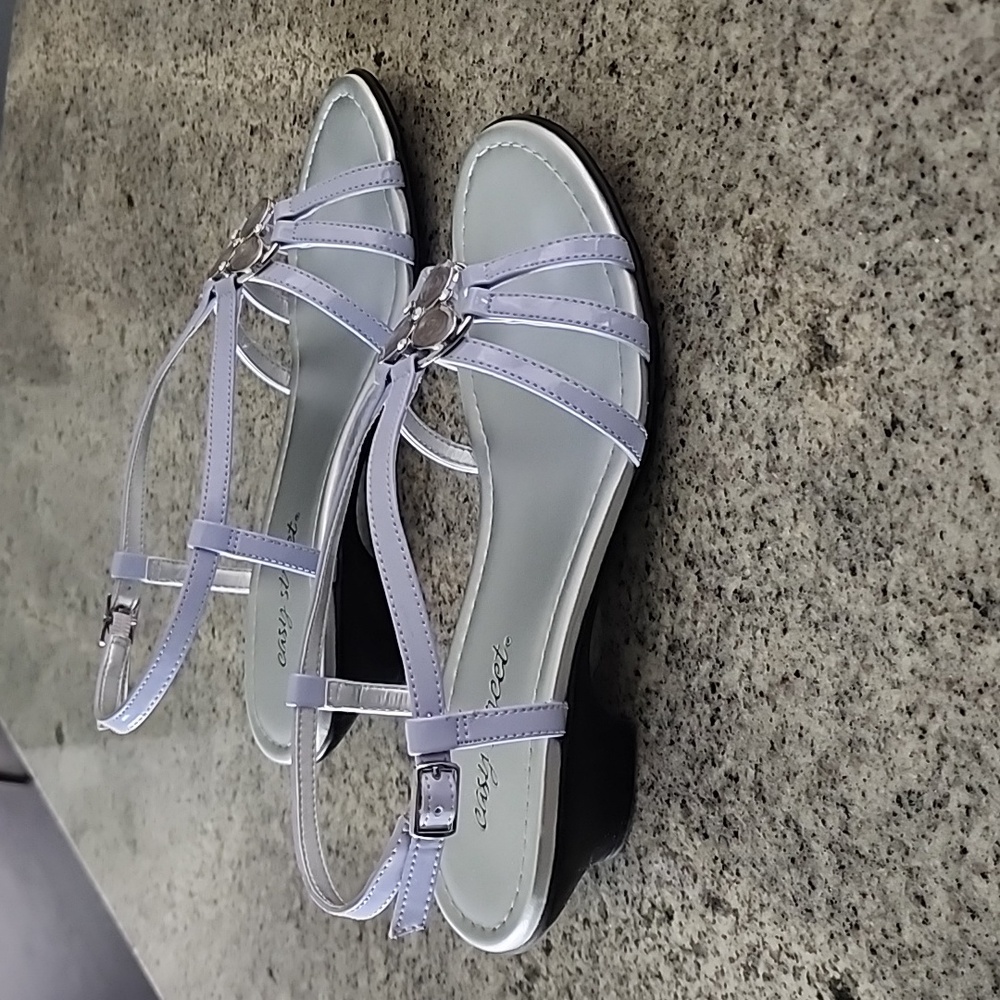 NWOT....Easy Street lilac purple scrappy sandal! - Picture 5 of 7
